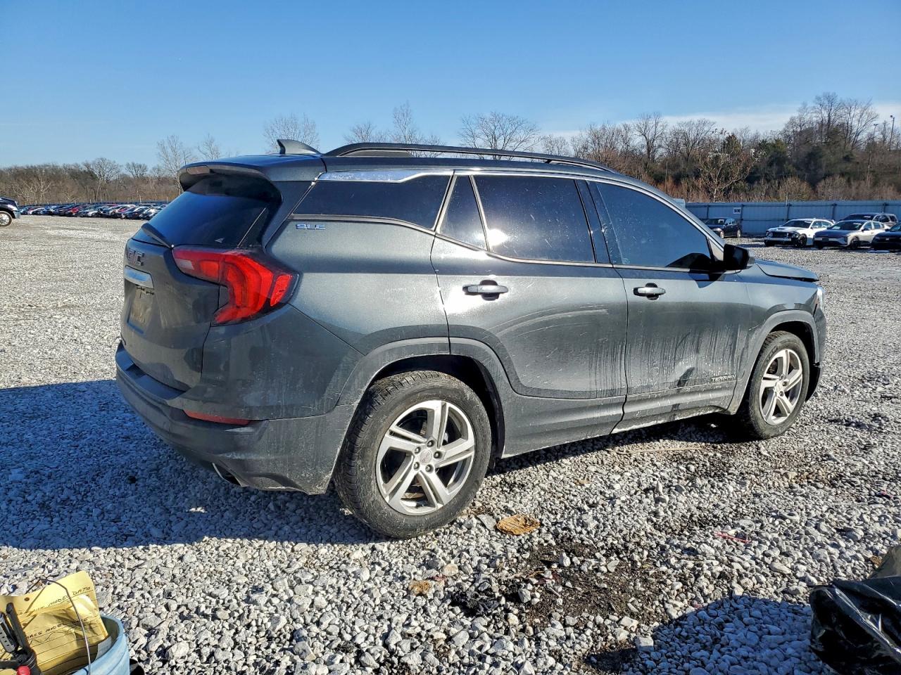 2018 GMC TERRAIN SLE photo 3