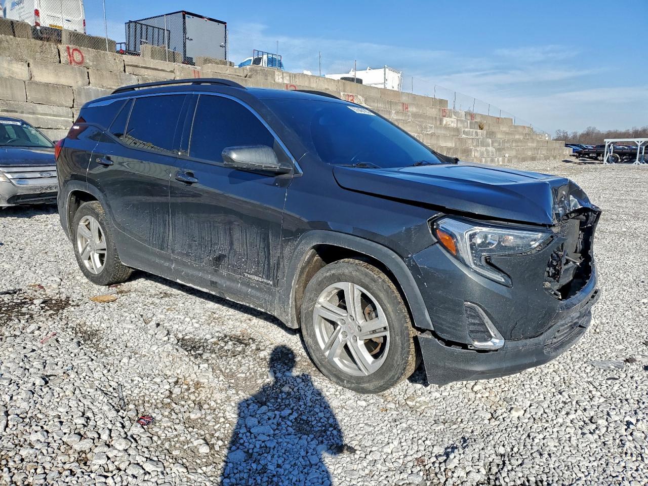 2018 GMC TERRAIN SLE photo 4
