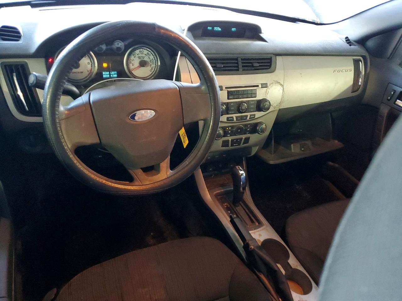 2008 FORD FOCUS SE photo 8