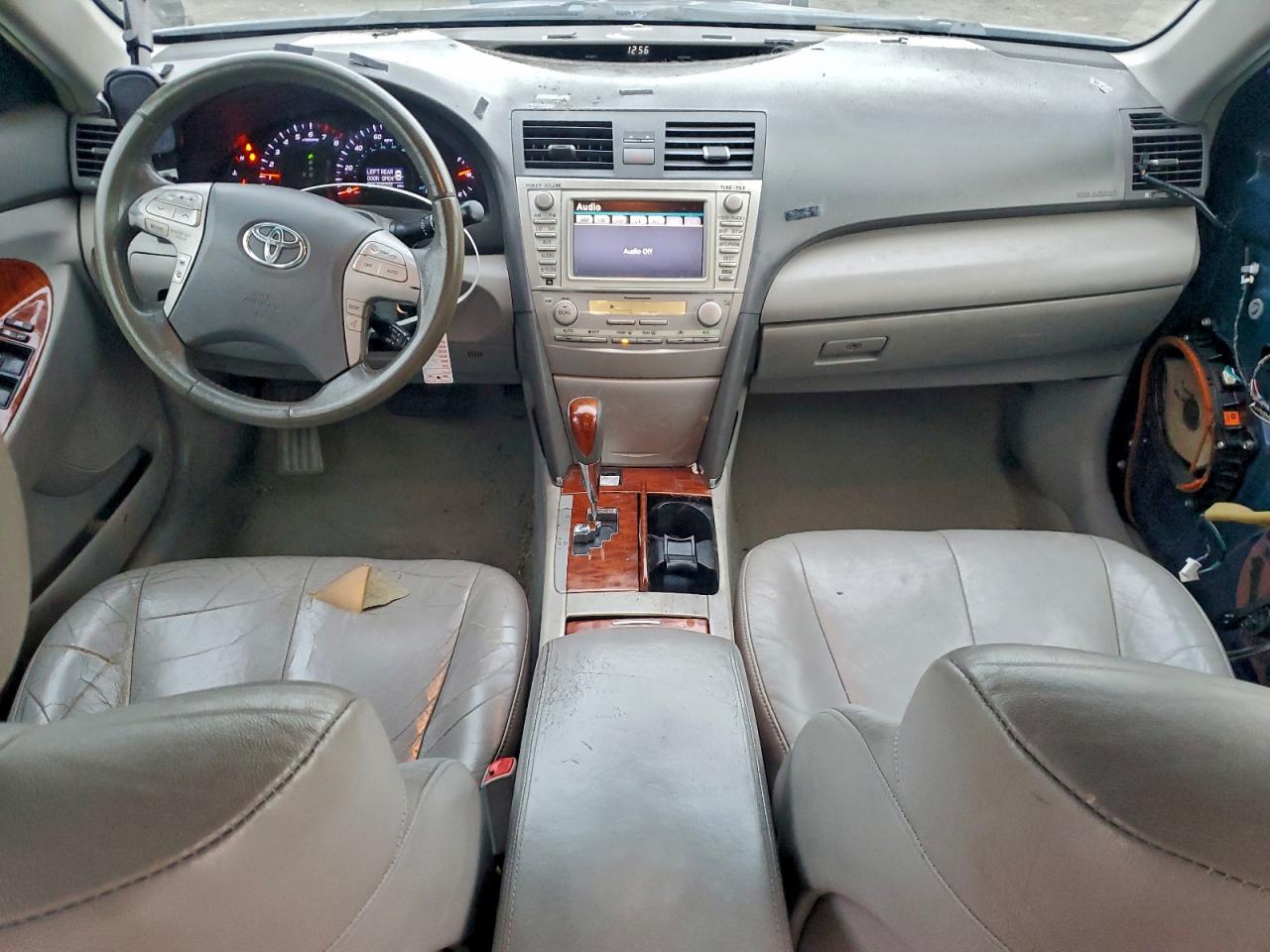2011 TOYOTA CAMRY BASE photo 8