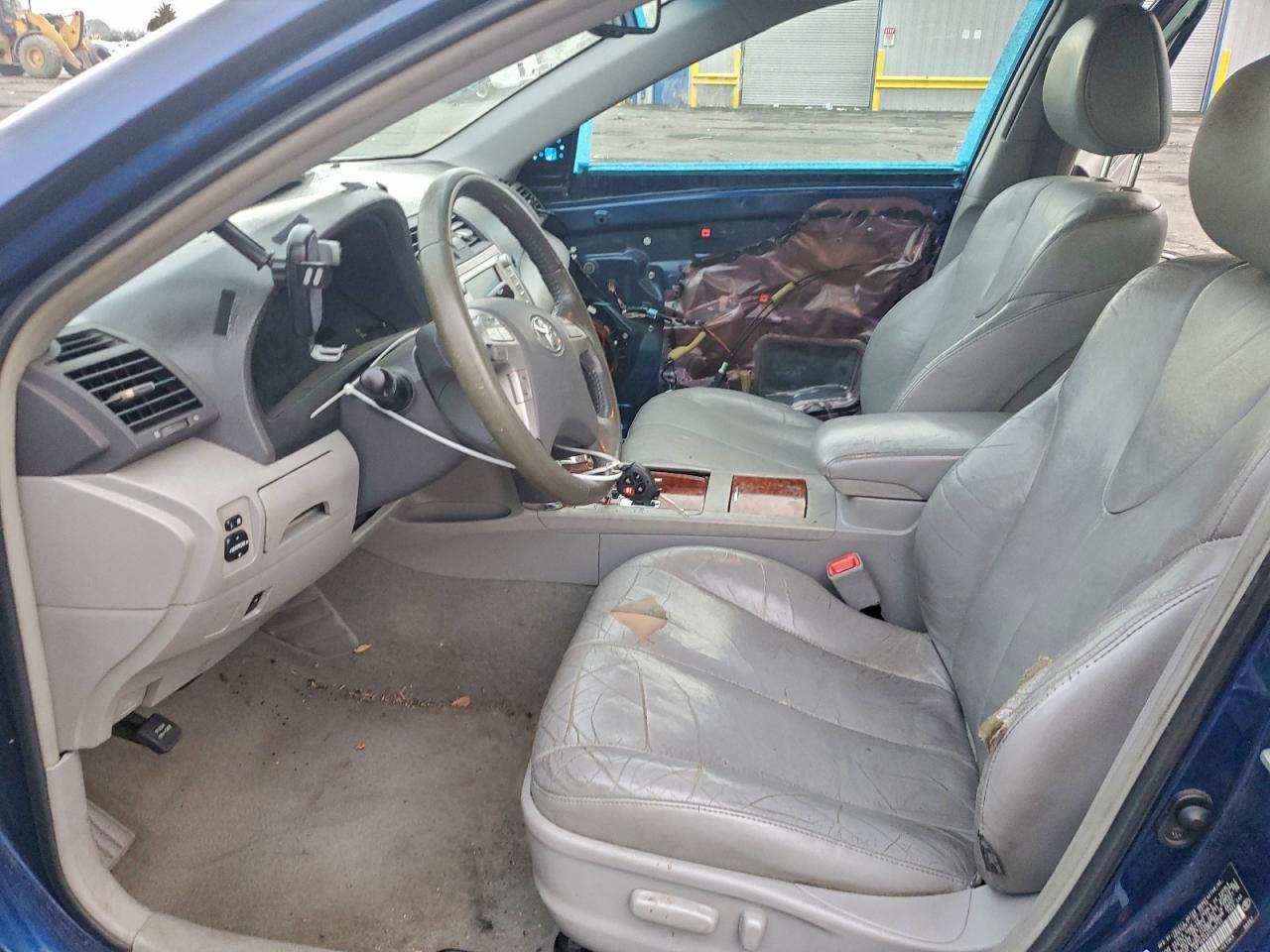 2011 TOYOTA CAMRY BASE photo 7