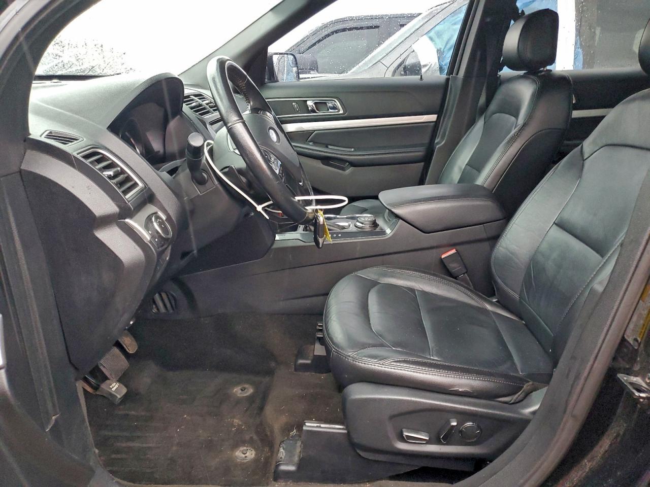 2017 FORD EXPLORER XLT photo 13
