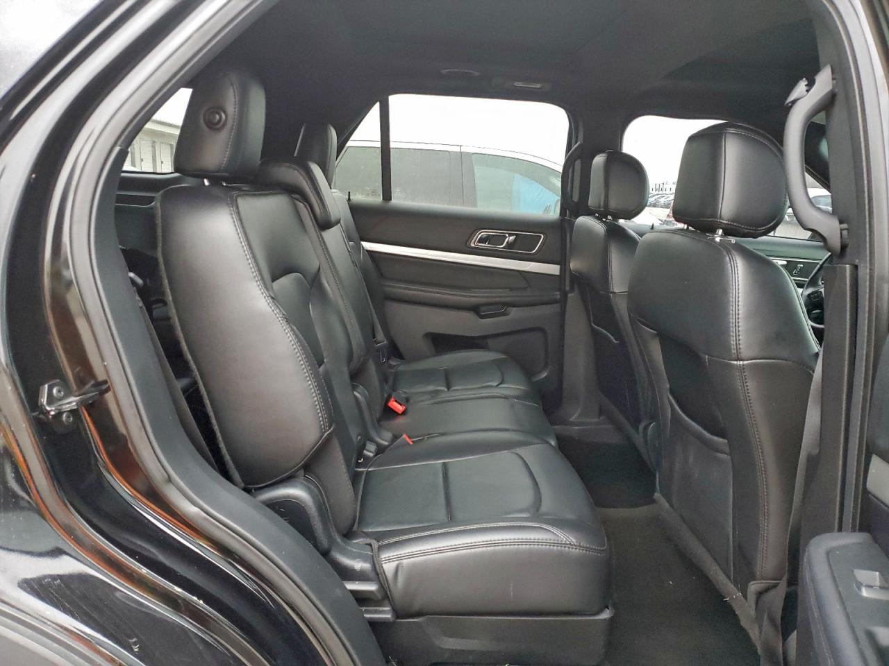 2017 FORD EXPLORER XLT photo 21