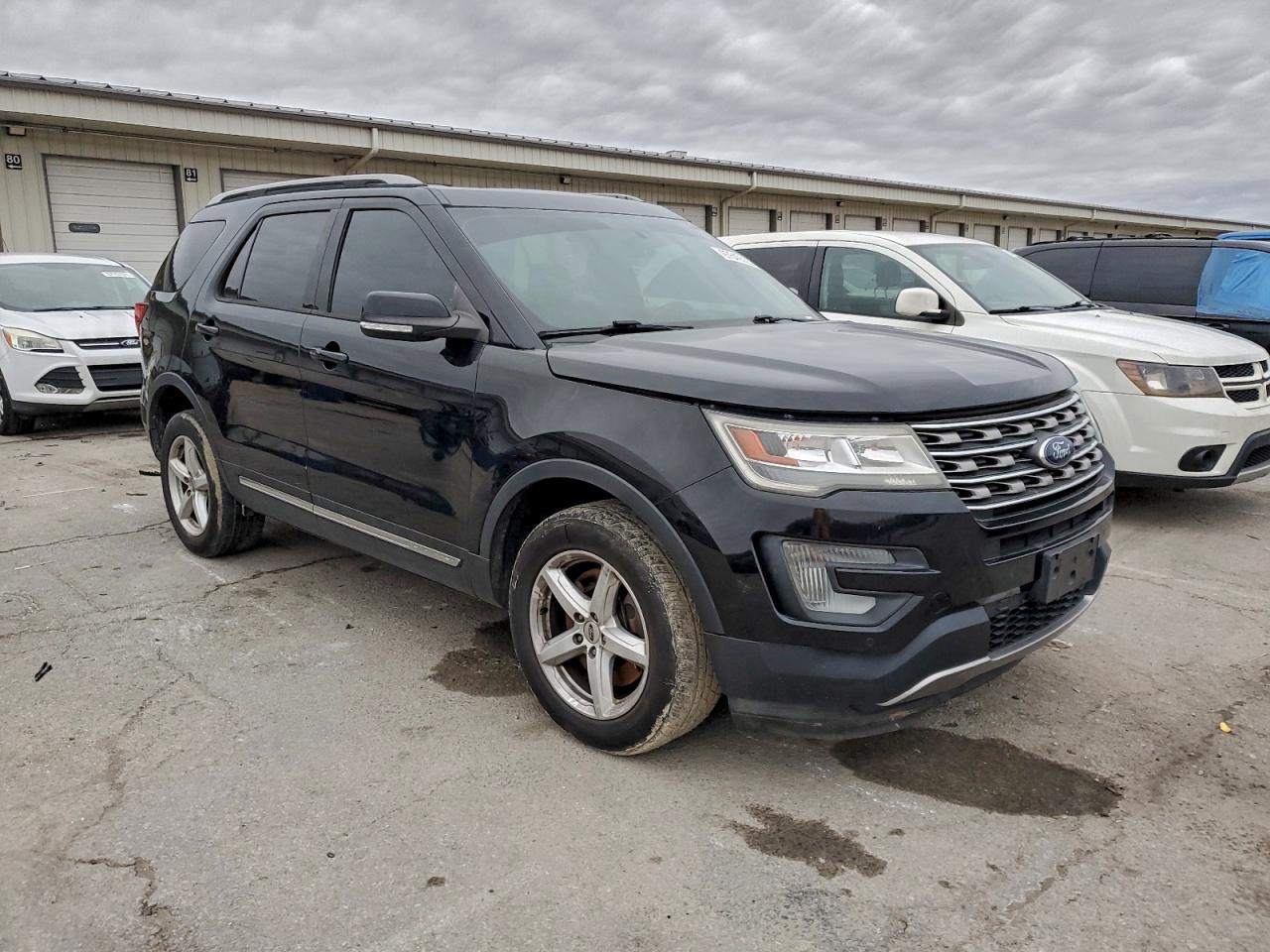 2017 FORD EXPLORER XLT photo 7