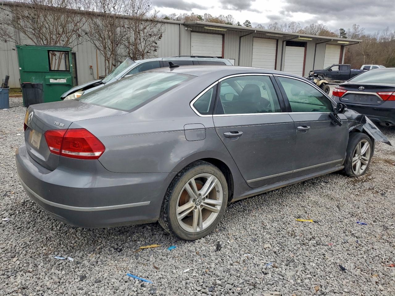 2015 VOLKSWAGEN PASSAT SE photo 5