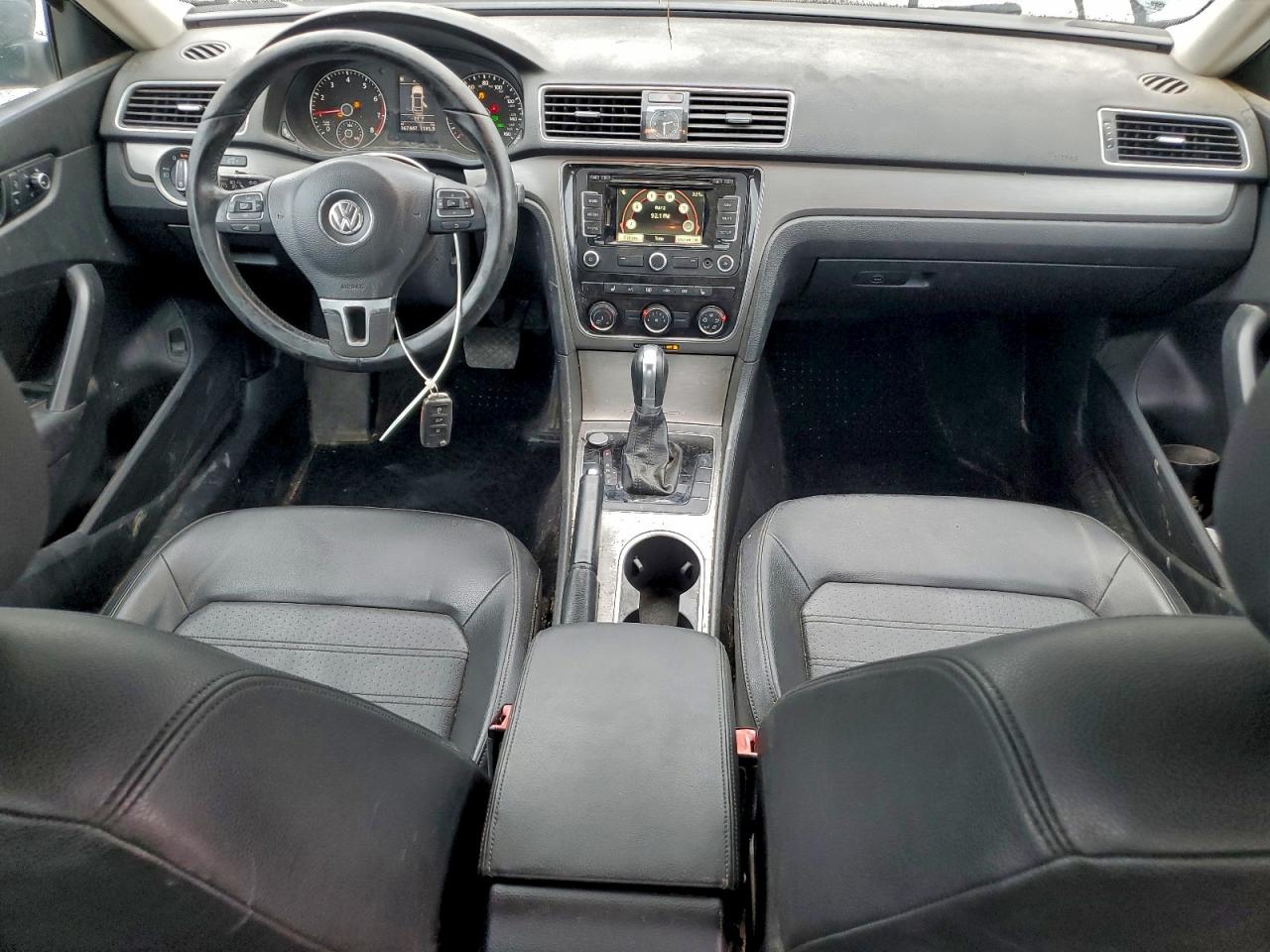 2015 VOLKSWAGEN PASSAT SE photo 15