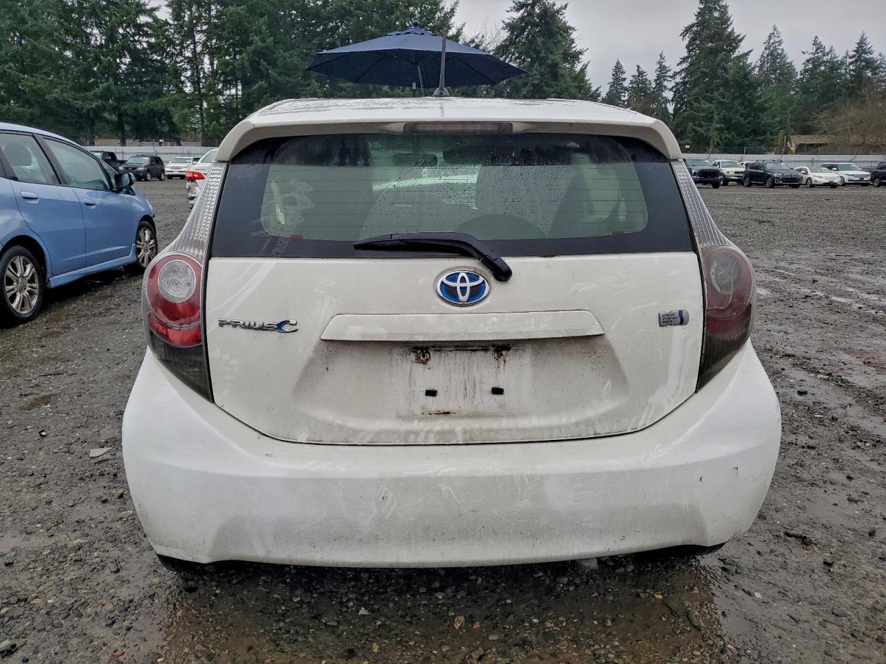 2012 TOYOTA PRIUS C photo 6