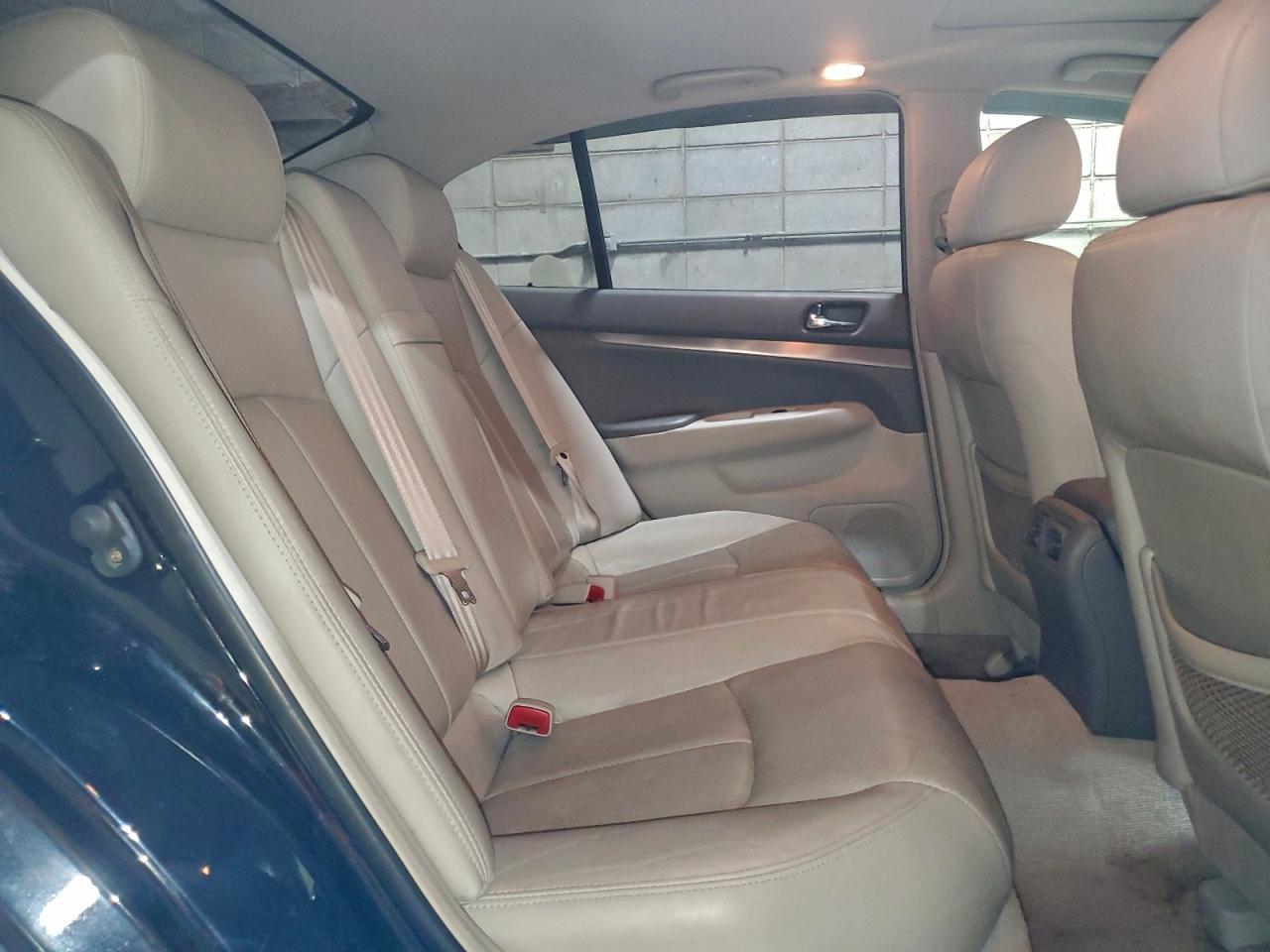 2012 INFINITI G37 photo 10
