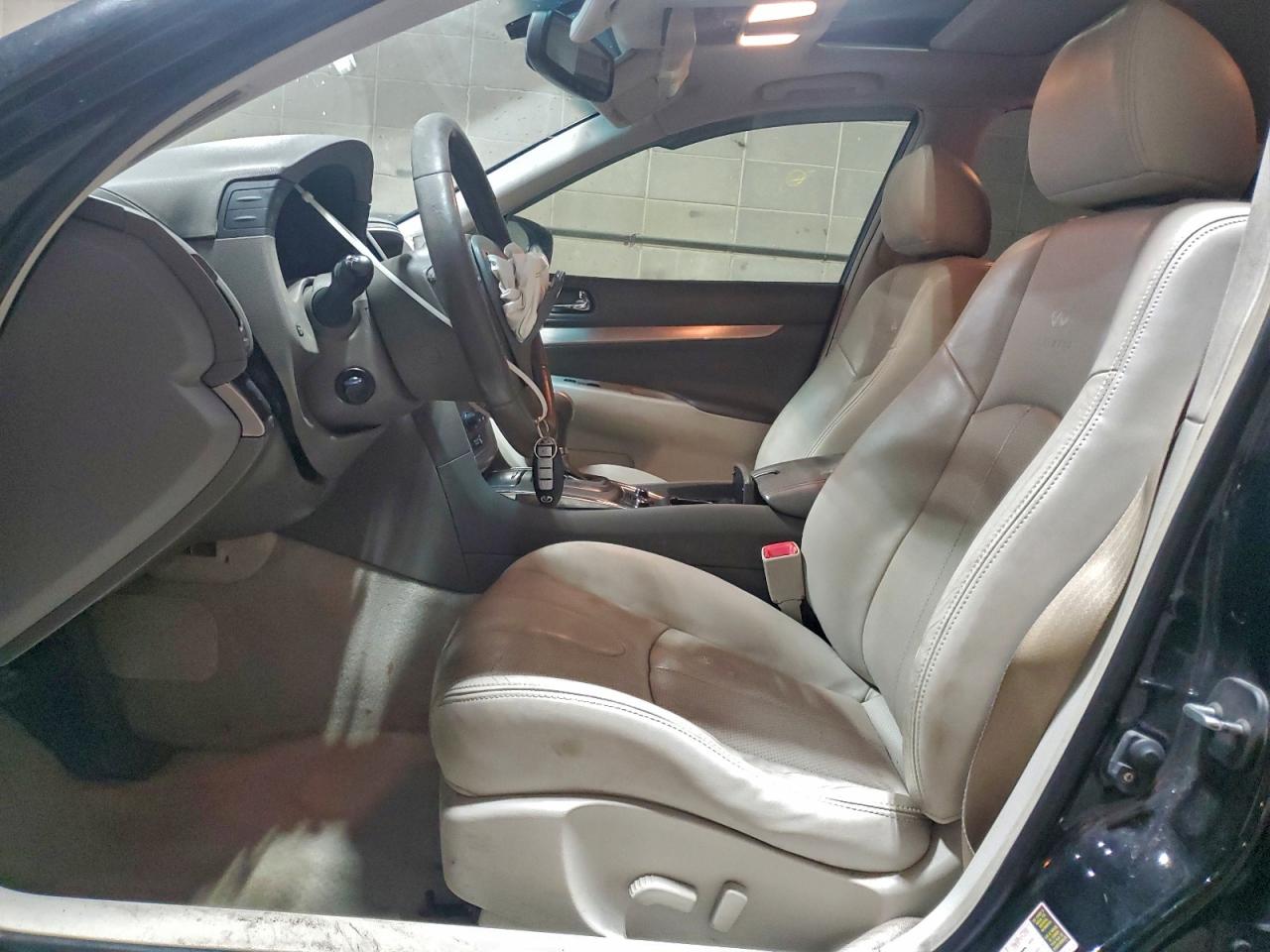 2012 INFINITI G37 photo 7