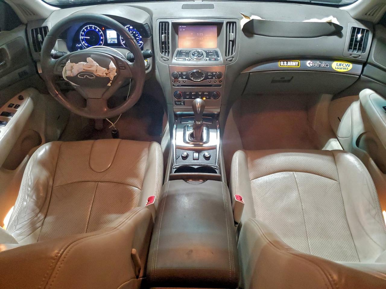 2012 INFINITI G37 photo 8