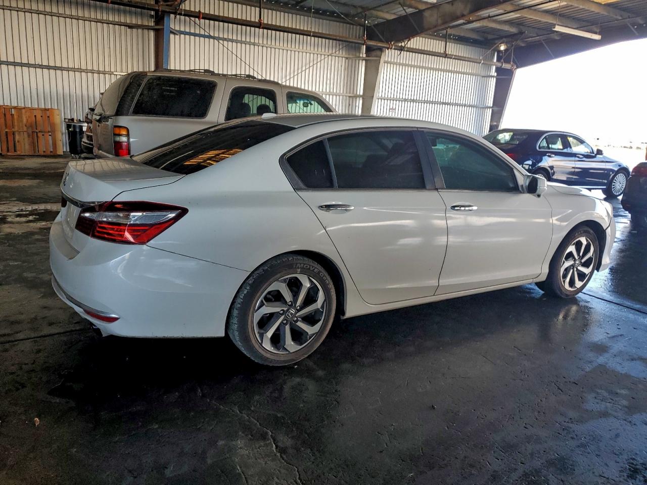 2017 HONDA ACCORD EXL photo 3
