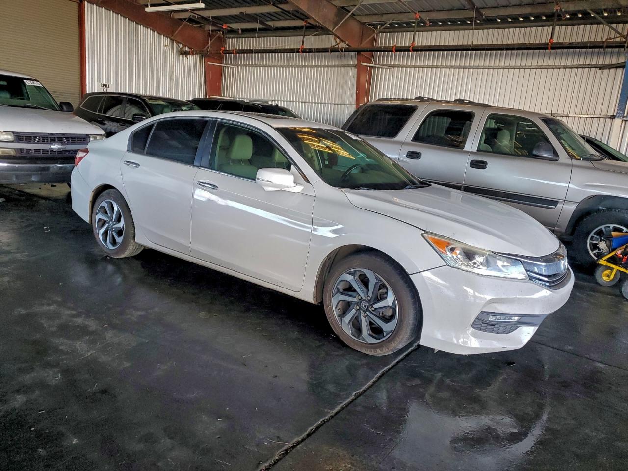 2017 HONDA ACCORD EXL photo 4