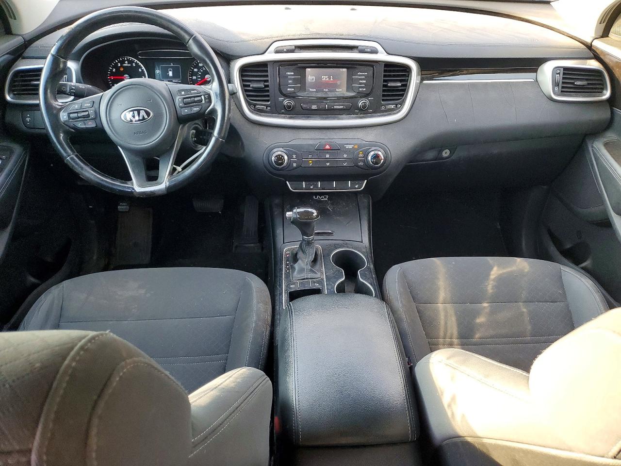 2016 KIA SORENTO LX photo 15