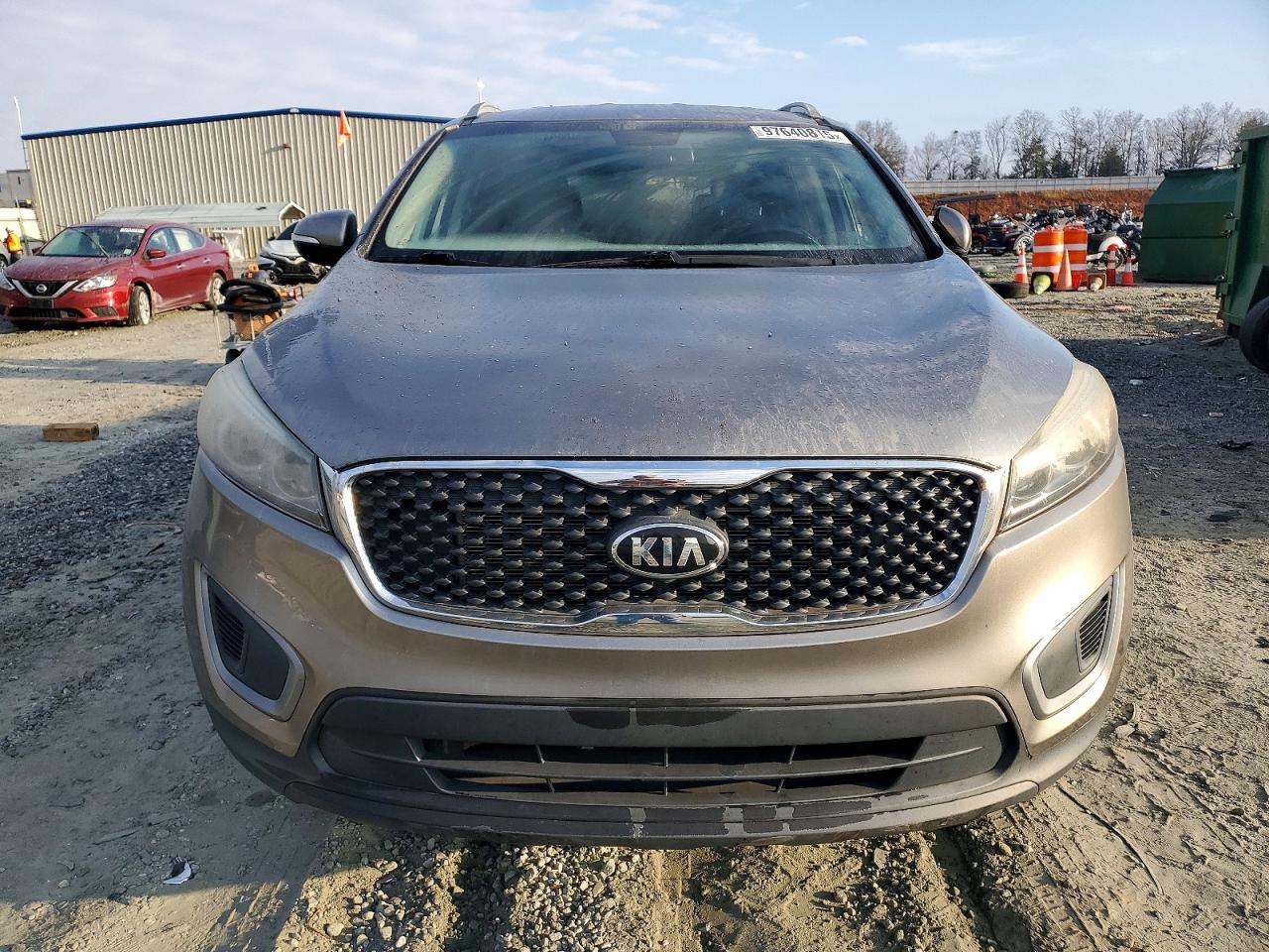 2016 KIA SORENTO LX photo 9
