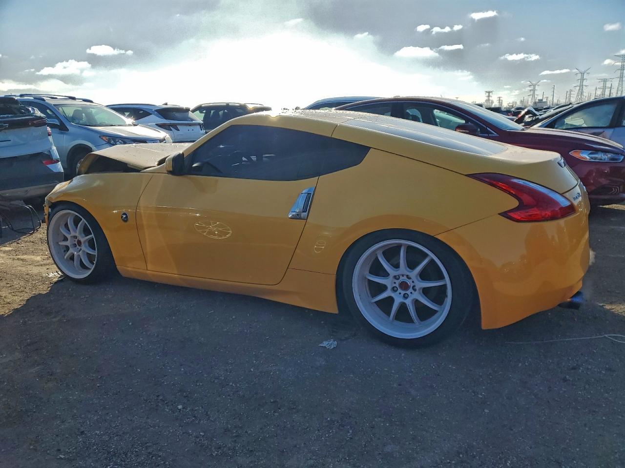 2017 NISSAN 370Z BASE photo 3
