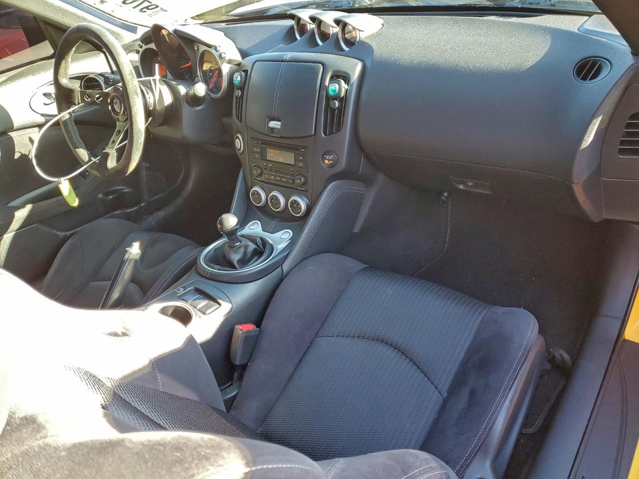 2017 NISSAN 370Z BASE photo 15