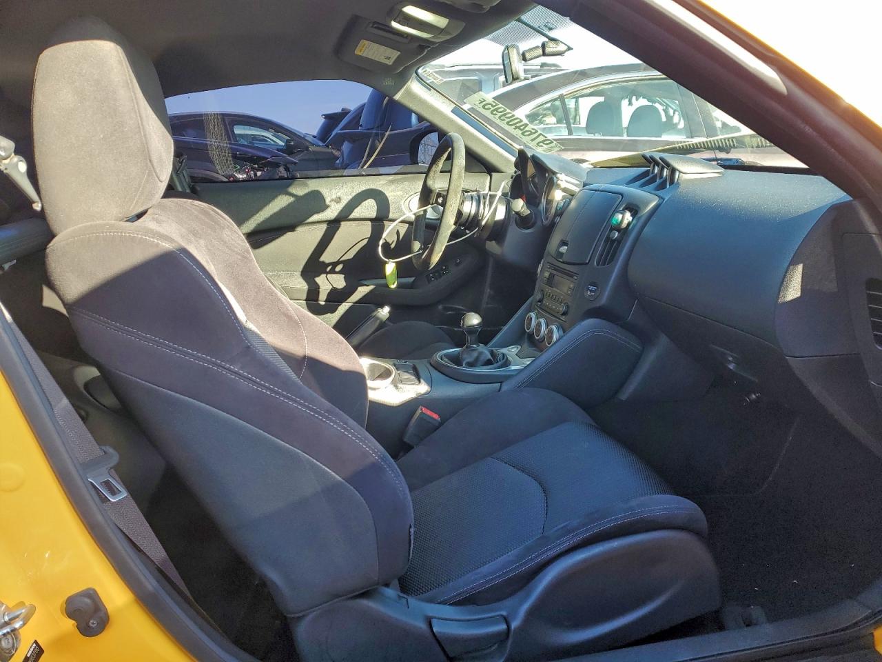 2017 NISSAN 370Z BASE photo 19
