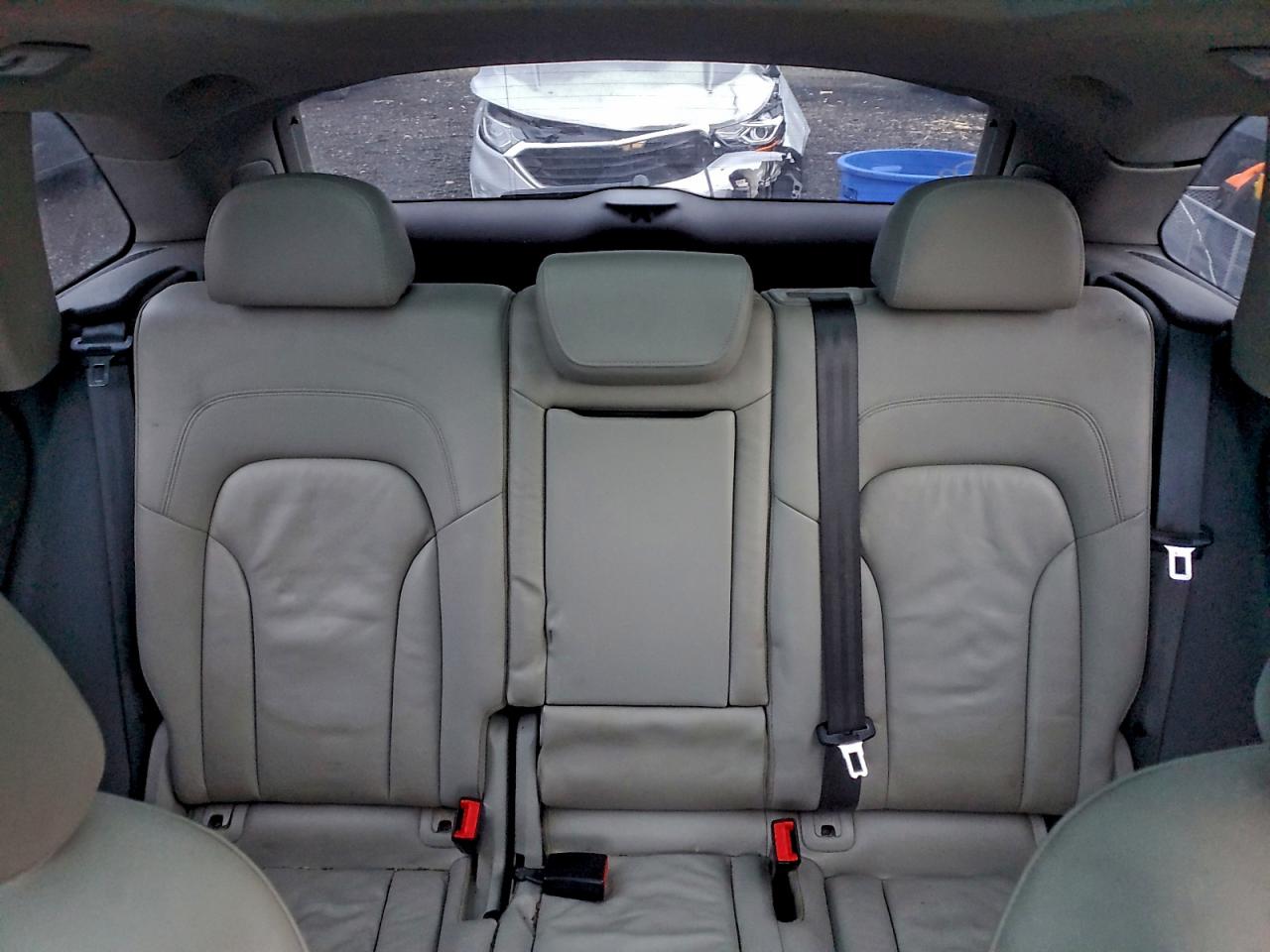 2012 AUDI Q5 PREMIUM PLUS photo 10