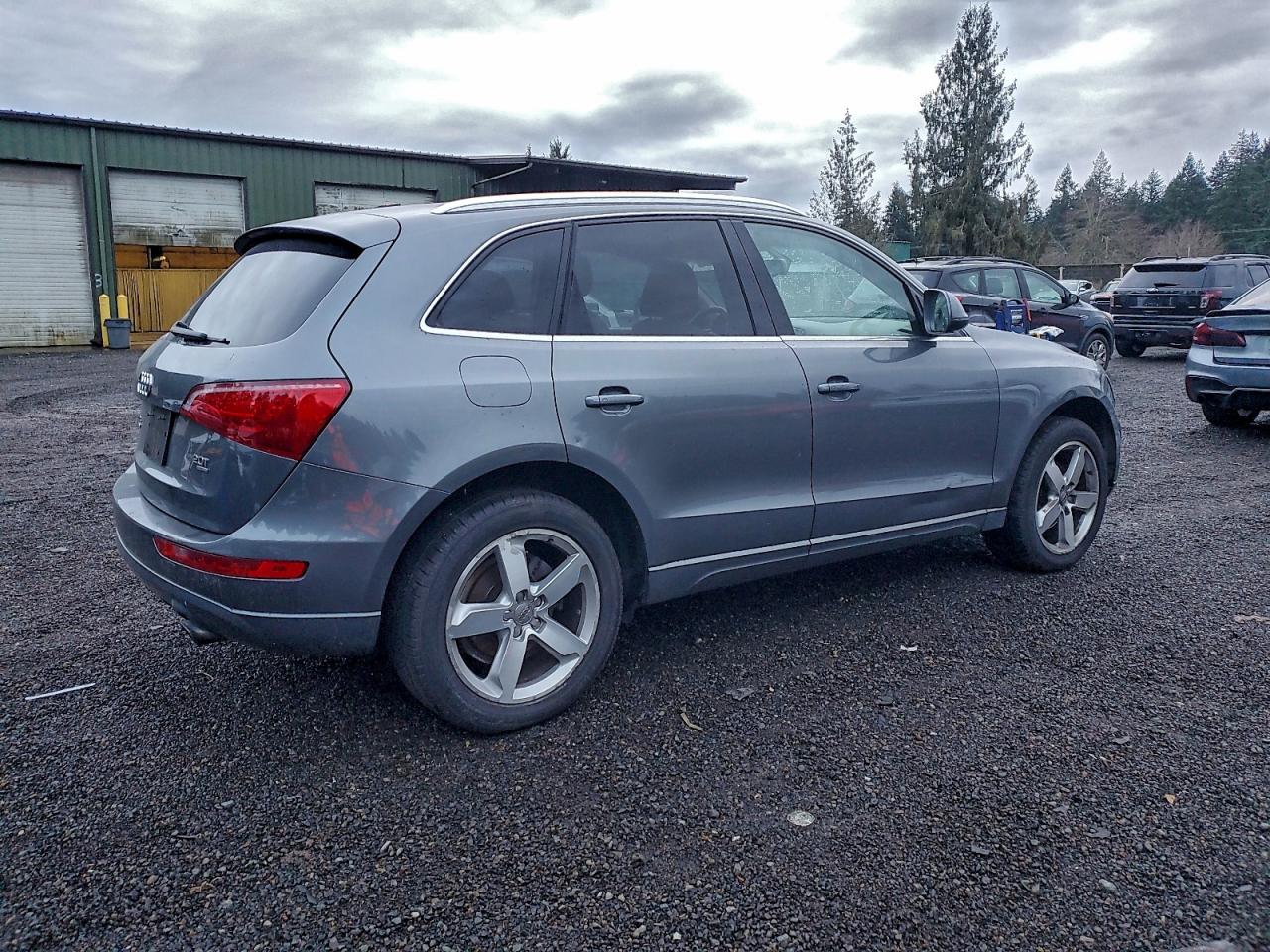 2012 AUDI Q5 PREMIUM PLUS photo 3