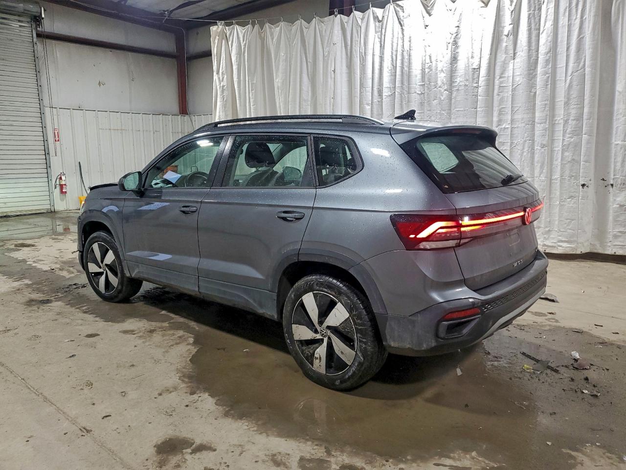 2025 VOLKSWAGEN TAOS S photo 2