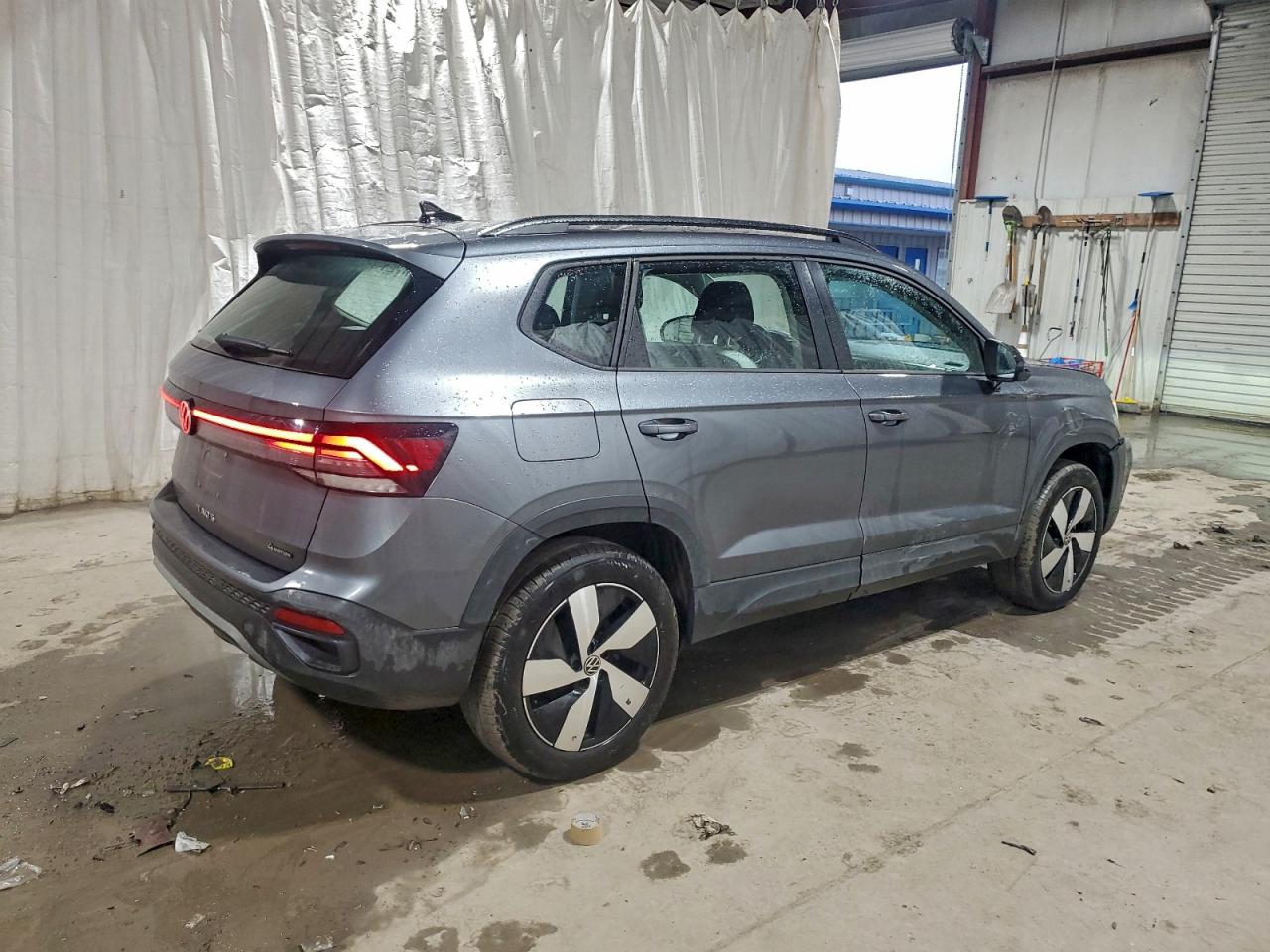 2025 VOLKSWAGEN TAOS S photo 3