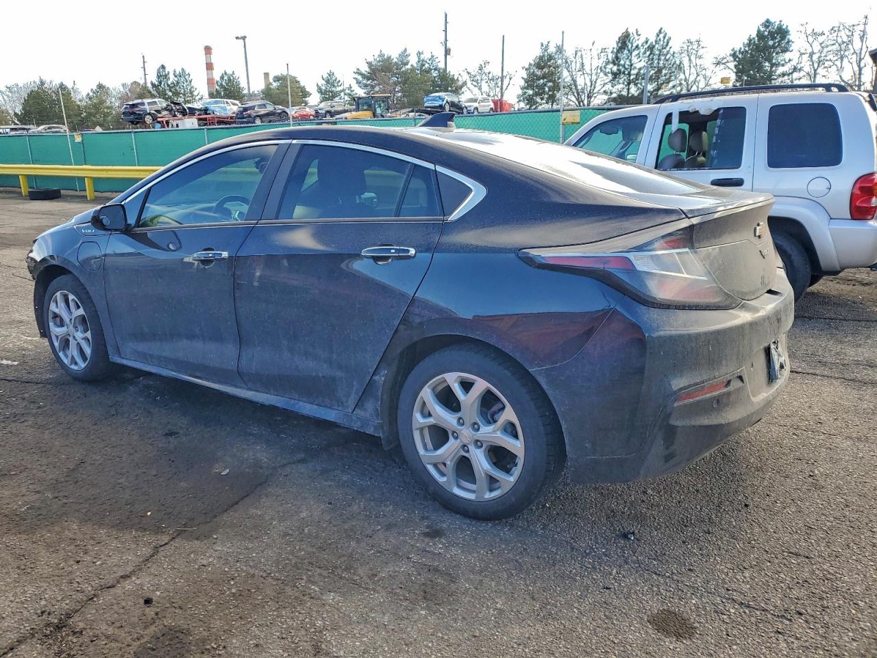 2017 CHEVROLET VOLT PREMIER photo 2