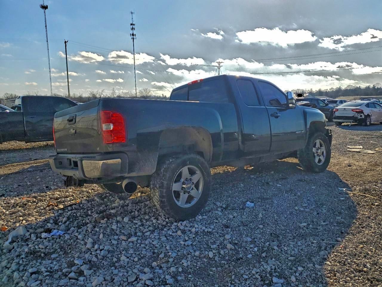 2013 CHEVROLET SILVERADO K2500 HEAVY DUTY LT photo 3