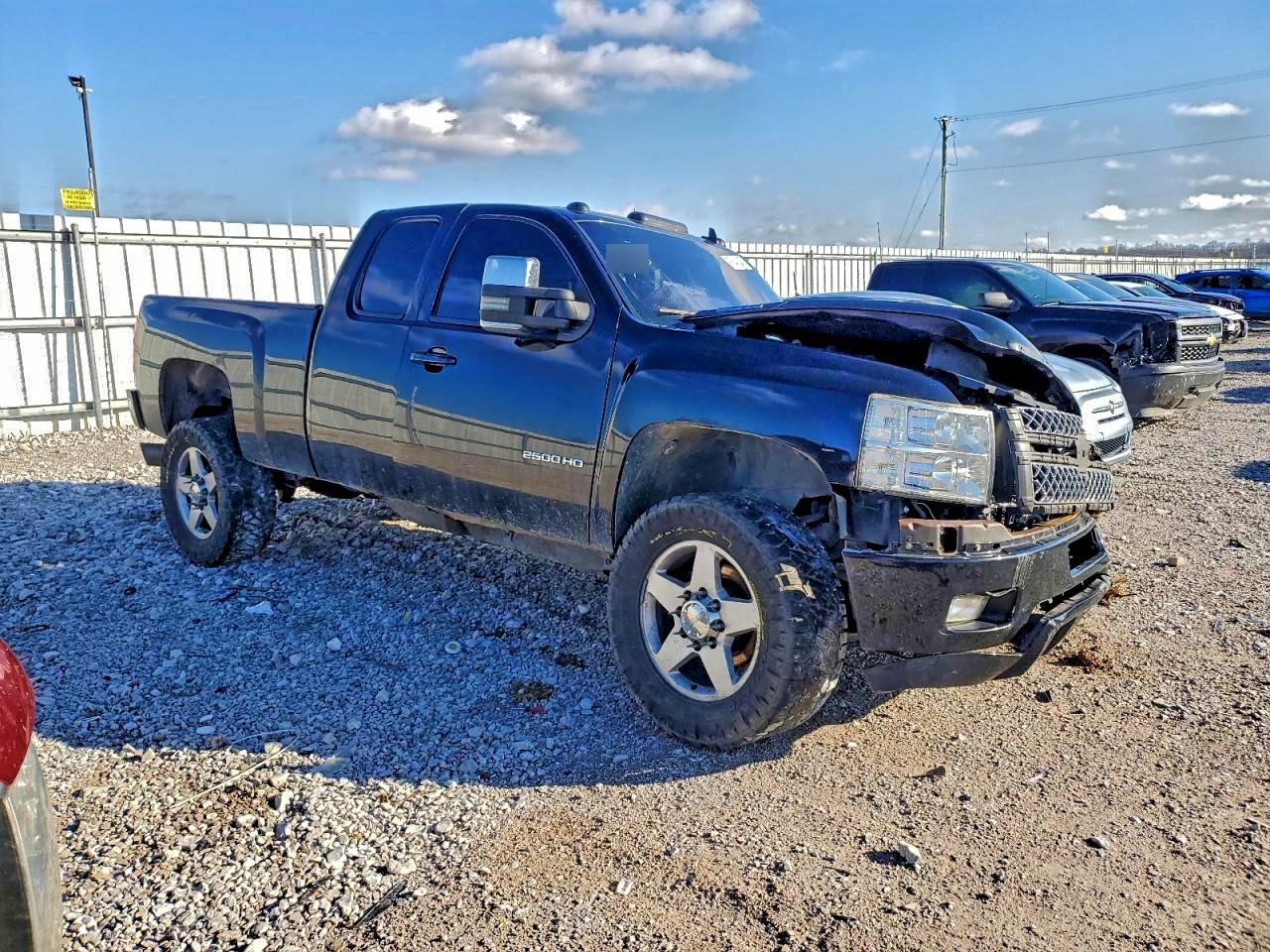 2013 CHEVROLET SILVERADO K2500 HEAVY DUTY LT photo 4
