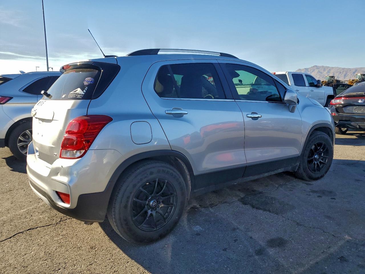 2019 CHEVROLET TRAX 1LT photo 3