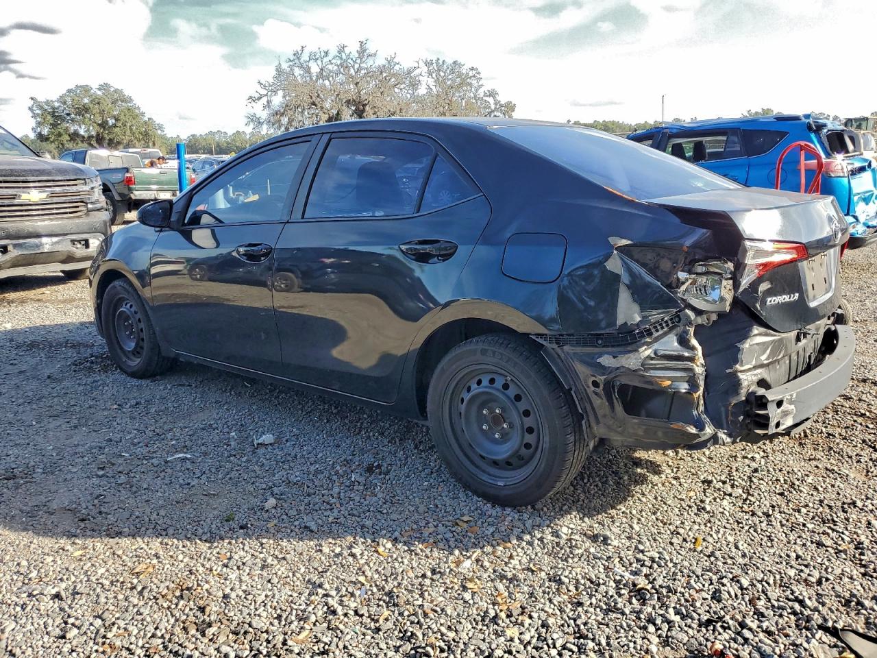 2014 TOYOTA COROLLA L photo 2