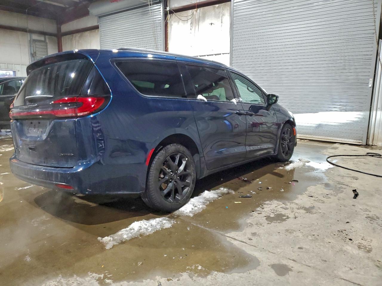 2025 CHRYSLER PACIFICA LIMITED photo 3