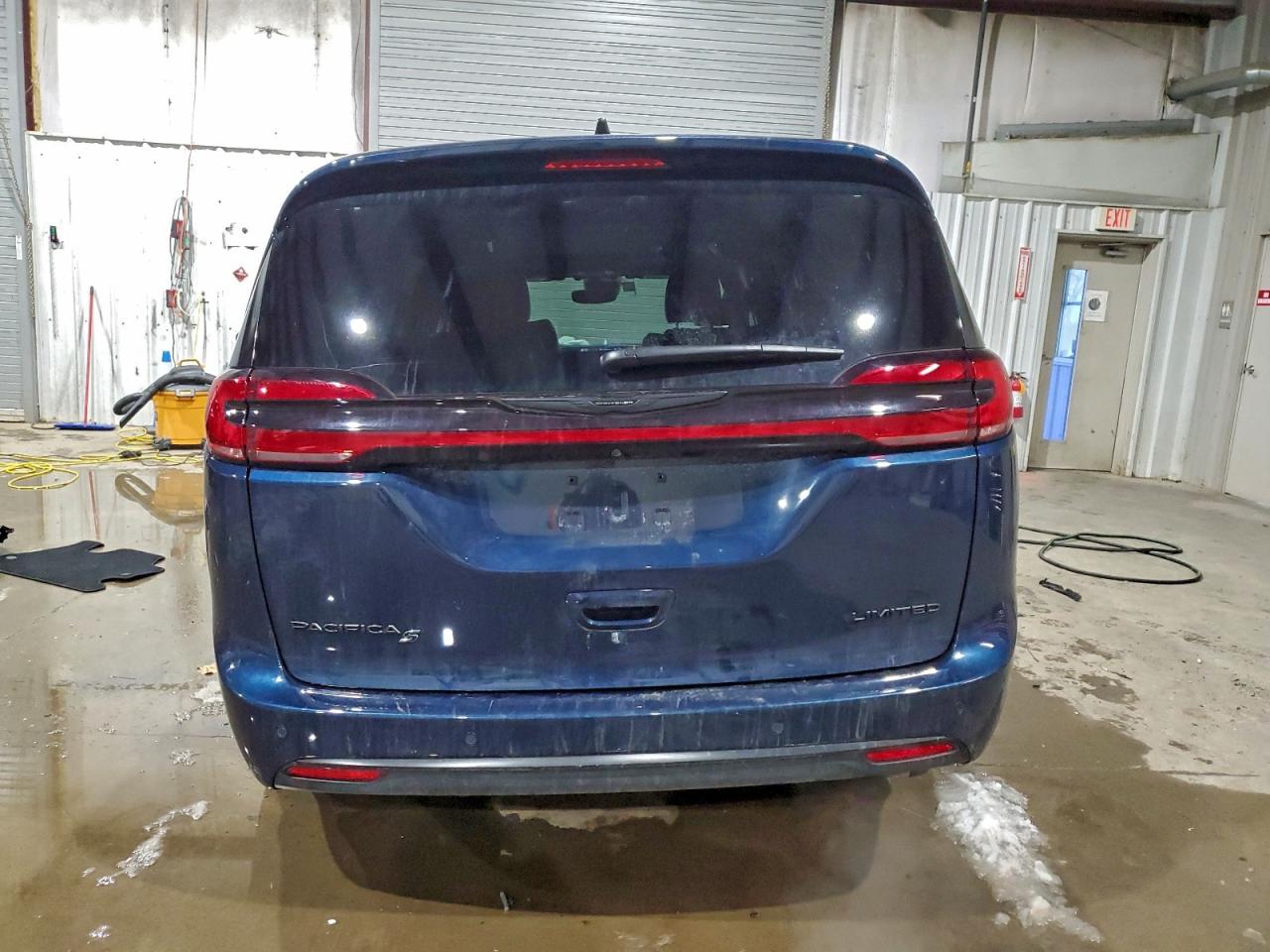2025 CHRYSLER PACIFICA LIMITED photo 6