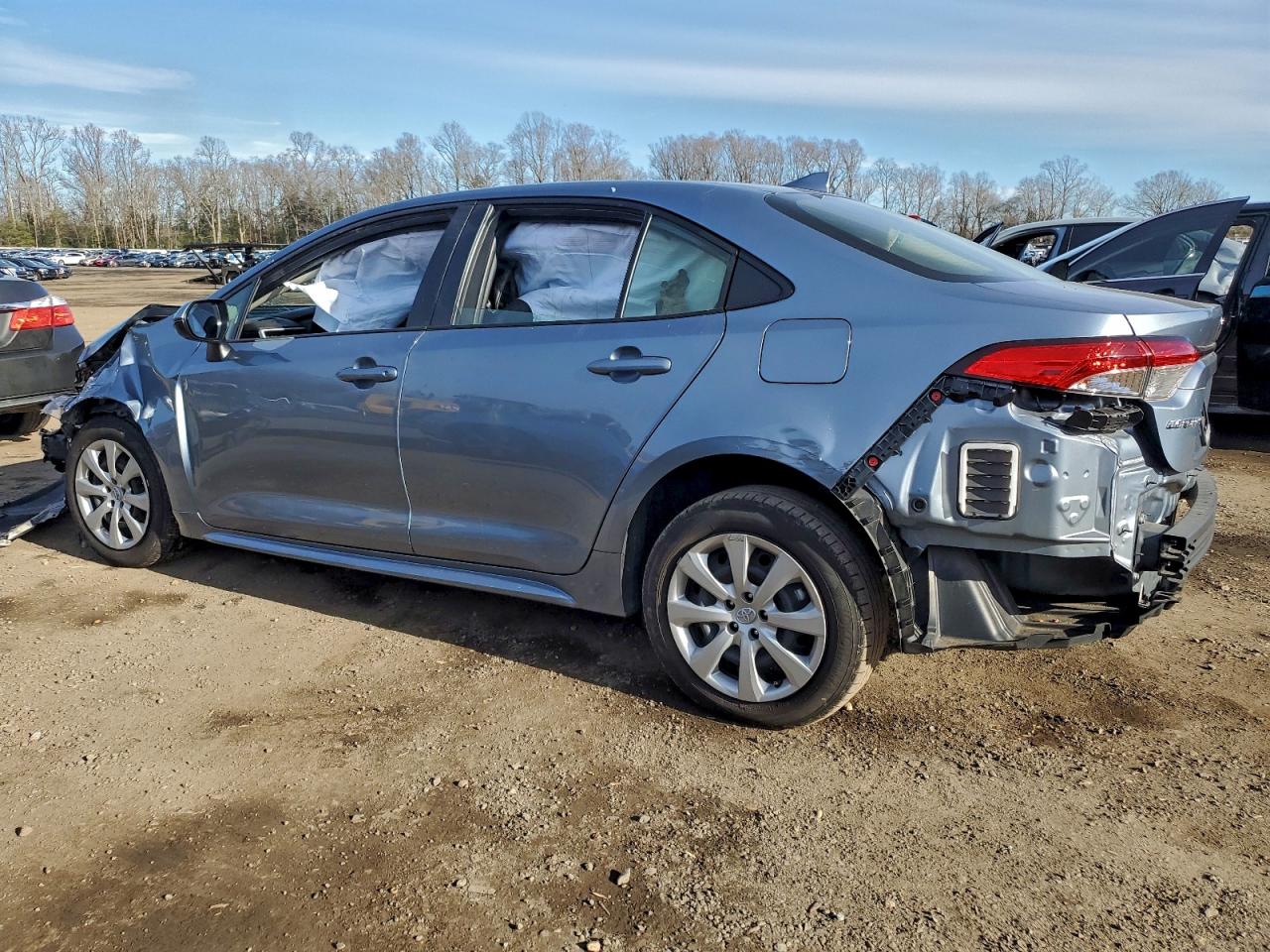 2022 TOYOTA COROLLA LE photo 2