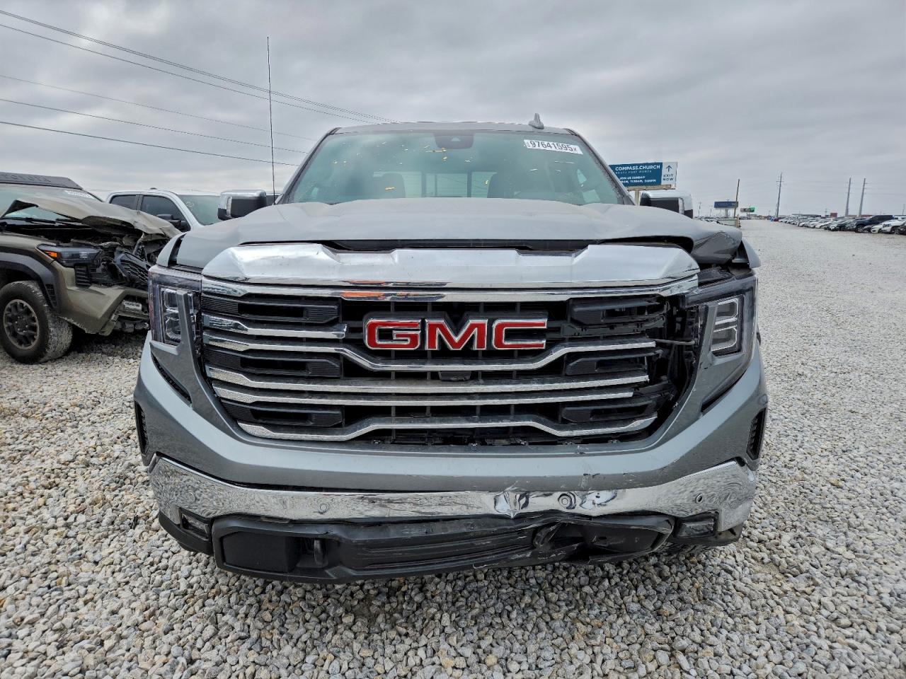 2025 GMC SIERRA K1500 SLT photo 5