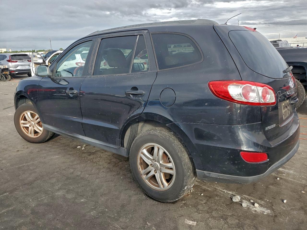 2010 HYUNDAI SANTA FE GLS photo 2