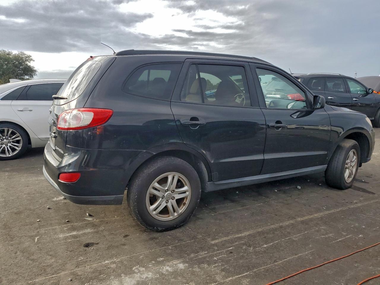 2010 HYUNDAI SANTA FE GLS photo 3