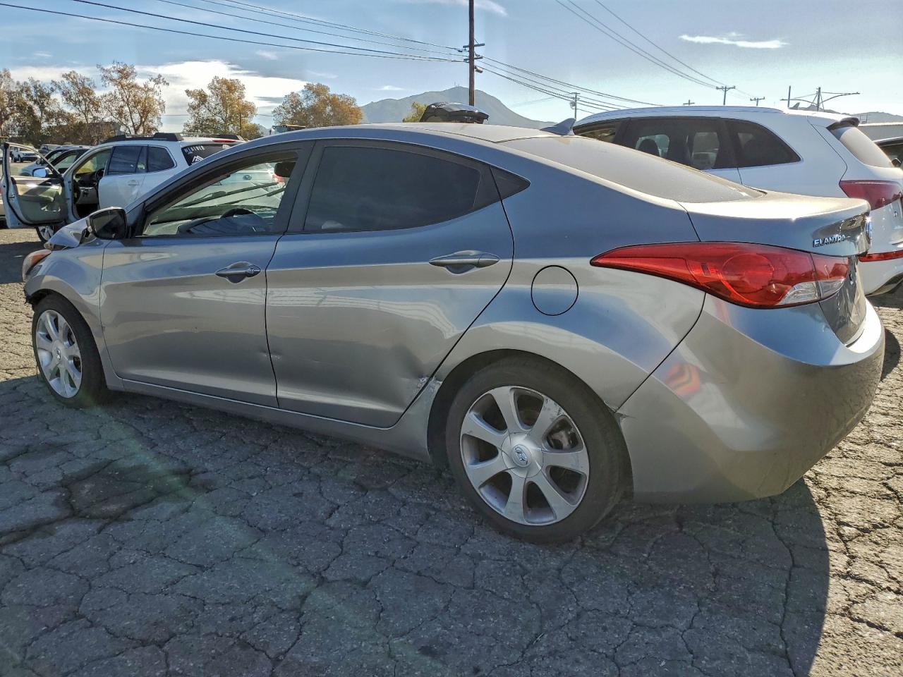 2012 HYUNDAI ELANTRA photo 3