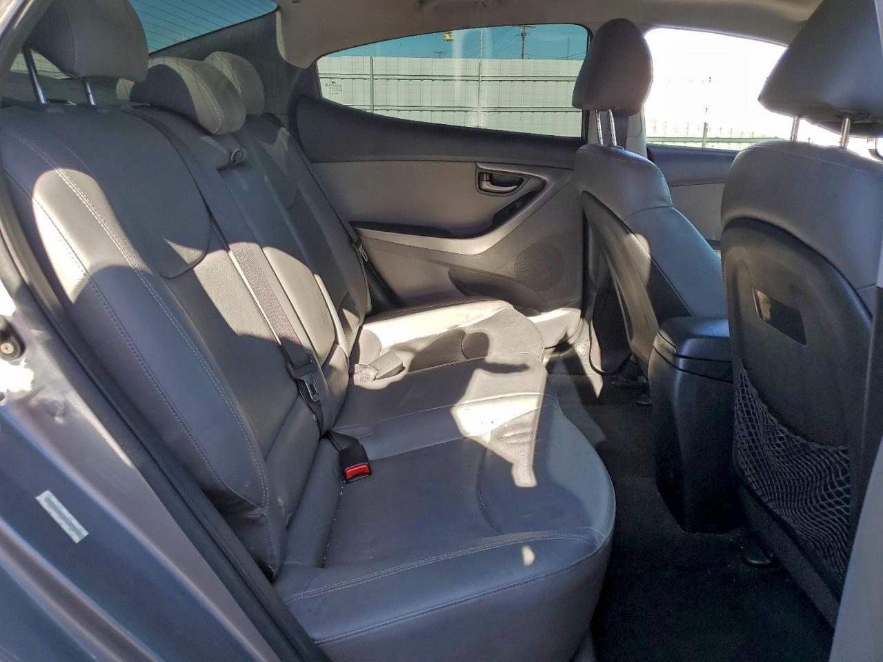 2012 HYUNDAI ELANTRA photo 19