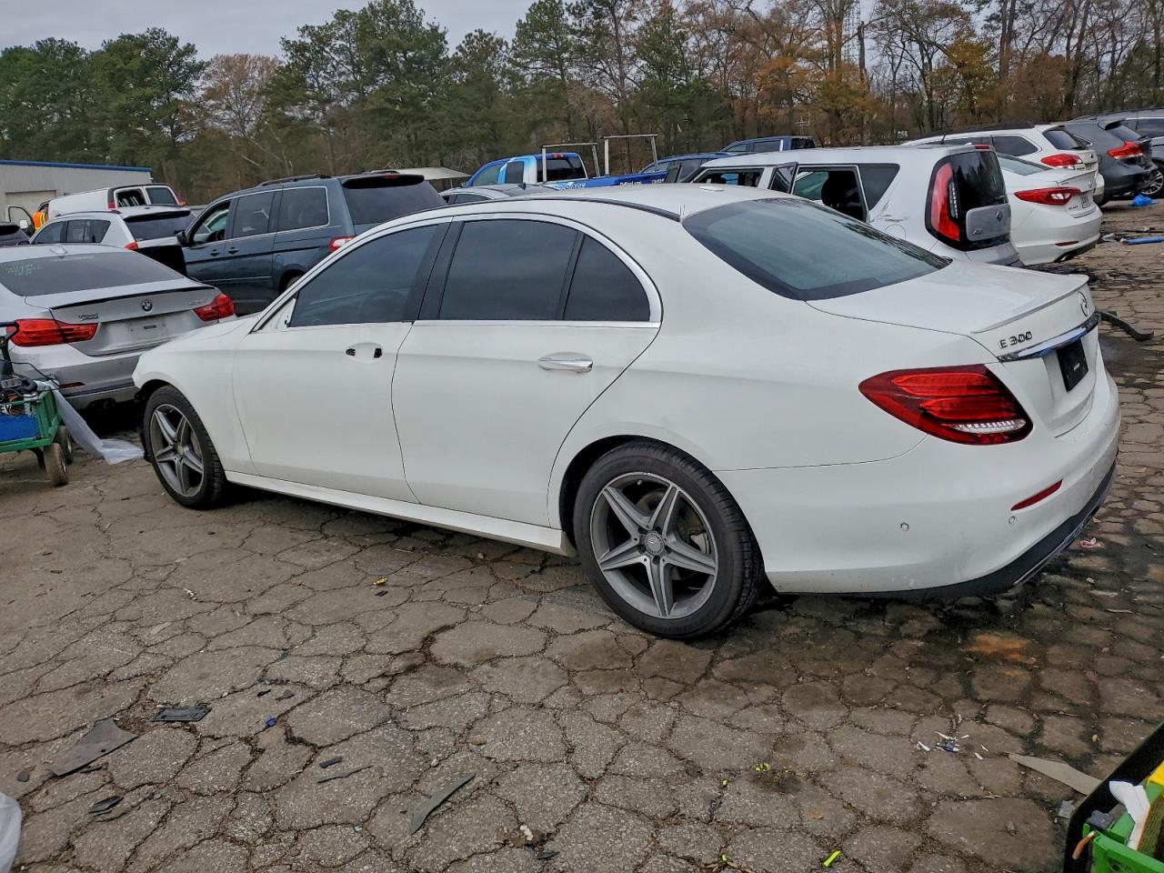 2017 MERCEDES-BENZ E 300 photo 2