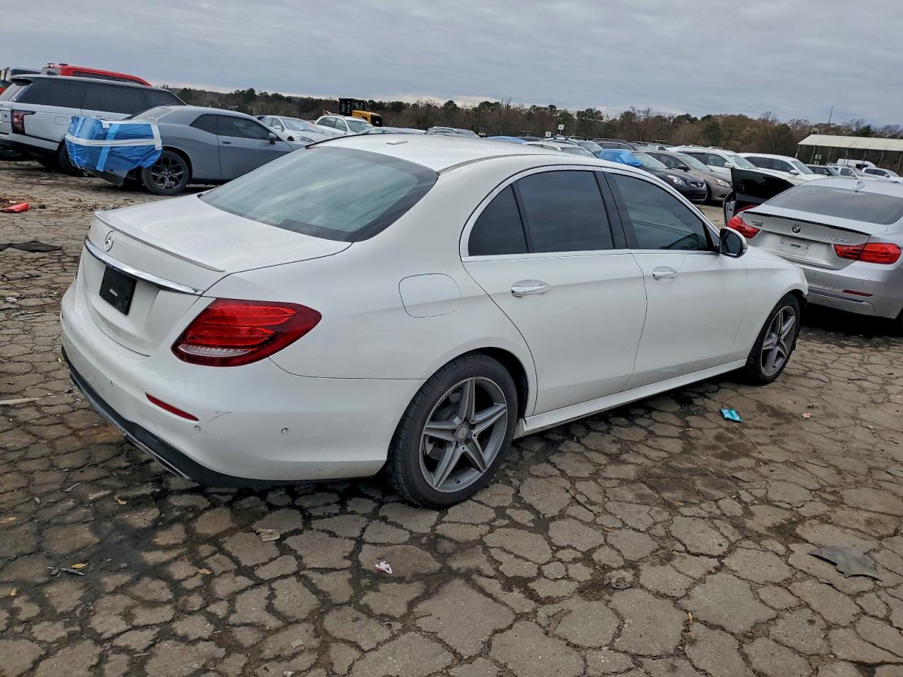 2017 MERCEDES-BENZ E 300 photo 3