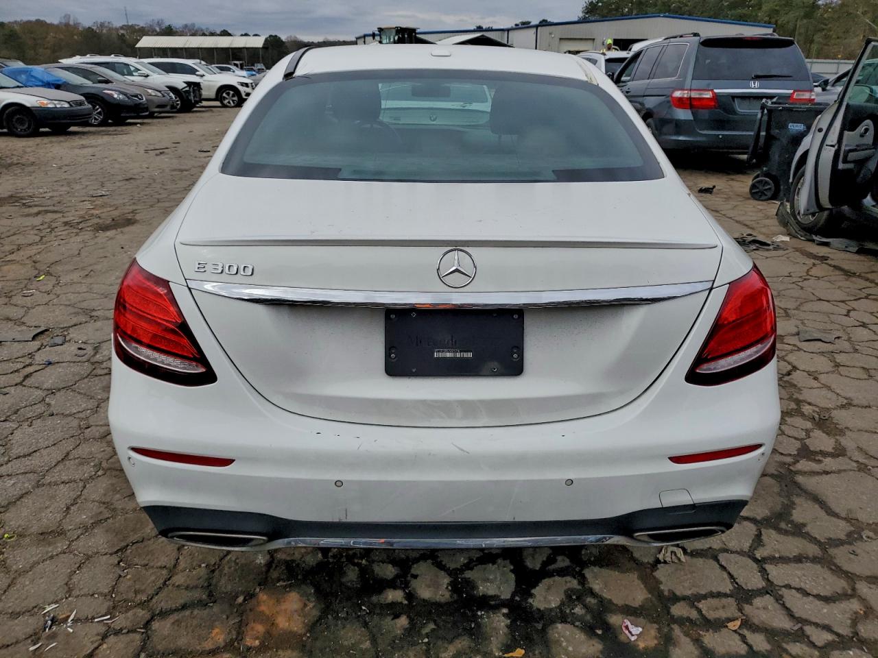 2017 MERCEDES-BENZ E 300 photo 6