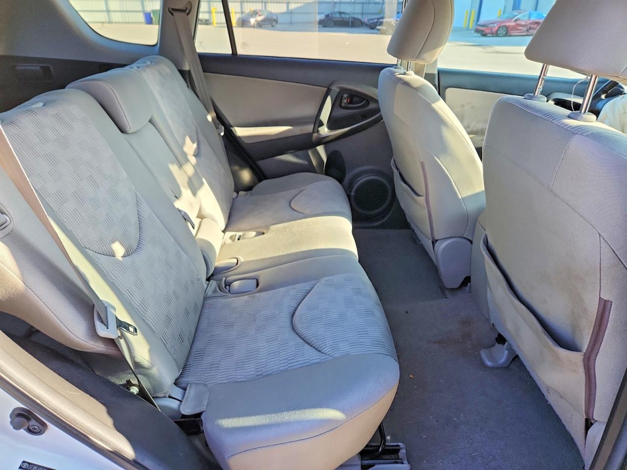 2011 TOYOTA RAV4 photo 10