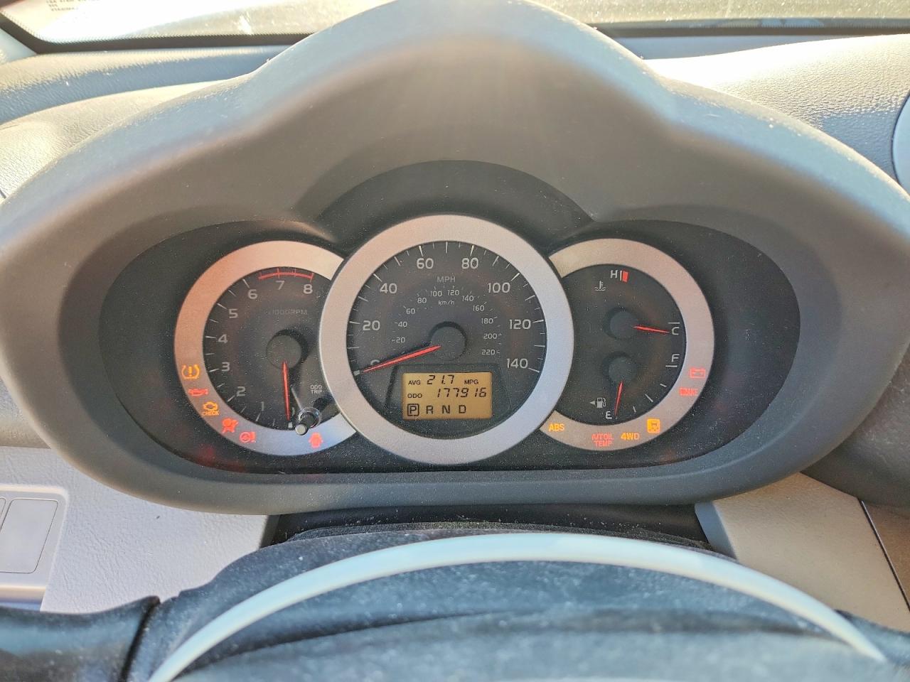 2011 TOYOTA RAV4 photo 9