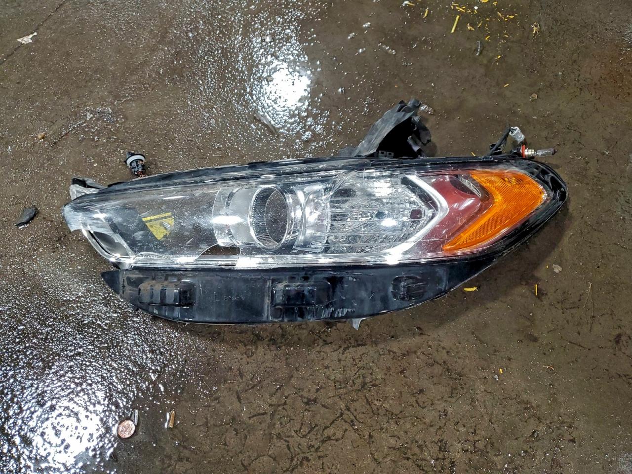 2014 FORD FUSION SE photo 12