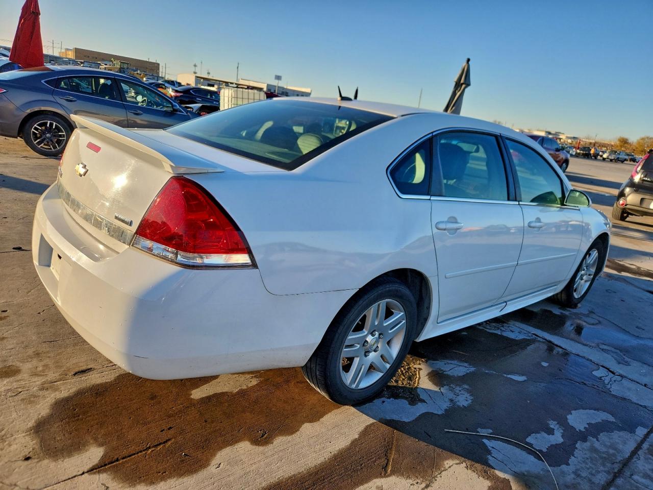 2011 CHEVROLET IMPALA LT photo 3