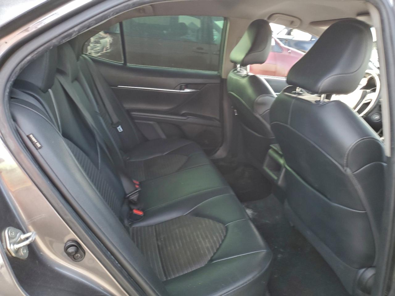 2020 TOYOTA CAMRY SE photo 10