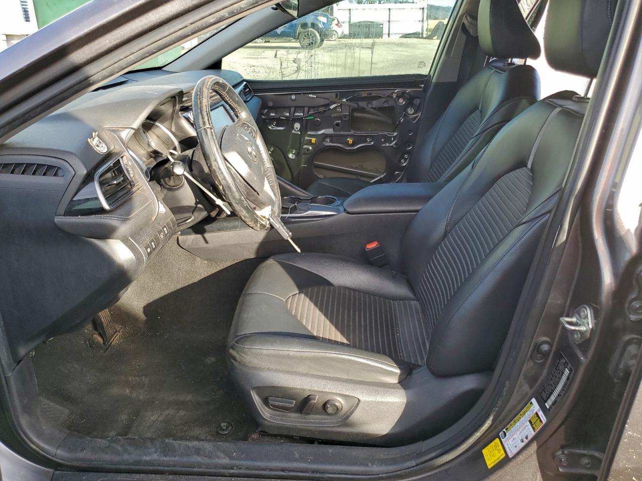 2020 TOYOTA CAMRY SE photo 7