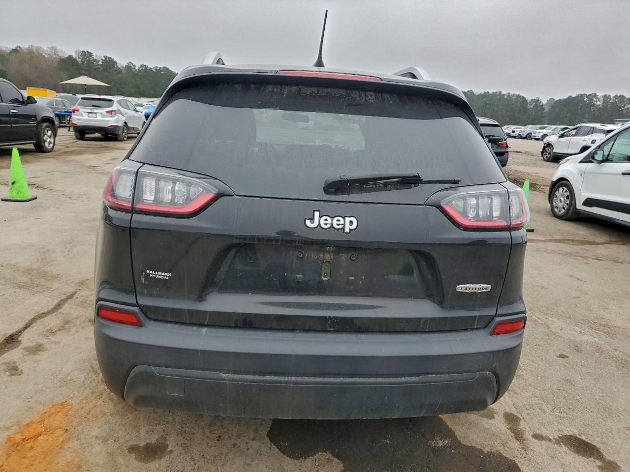 2019 JEEP CHEROKEE LATITUDE photo 11