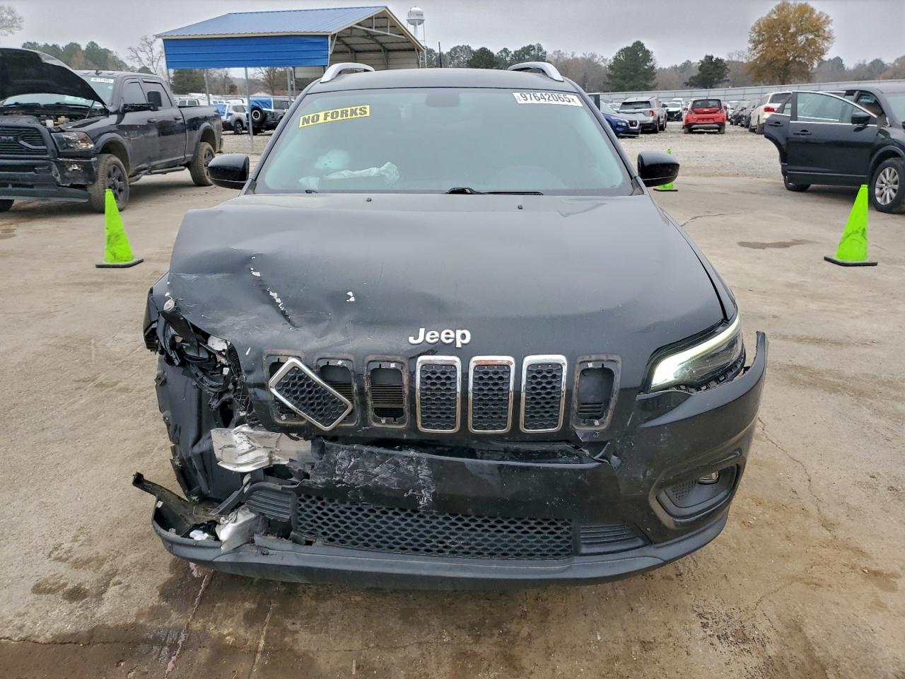 2019 JEEP CHEROKEE LATITUDE photo 9