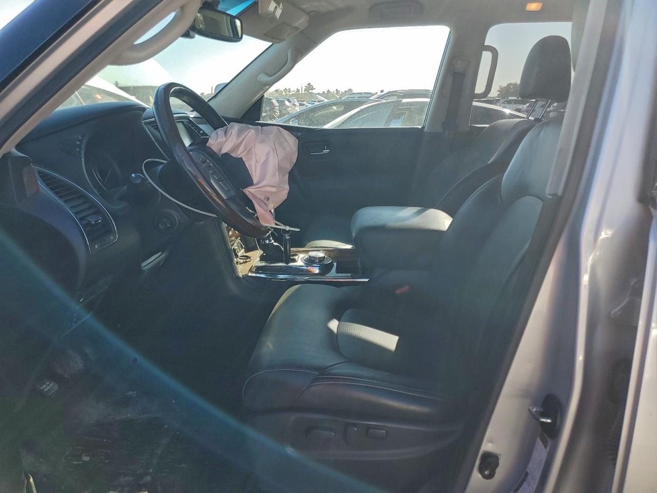 2017 INFINITI QX80 BASE photo 19